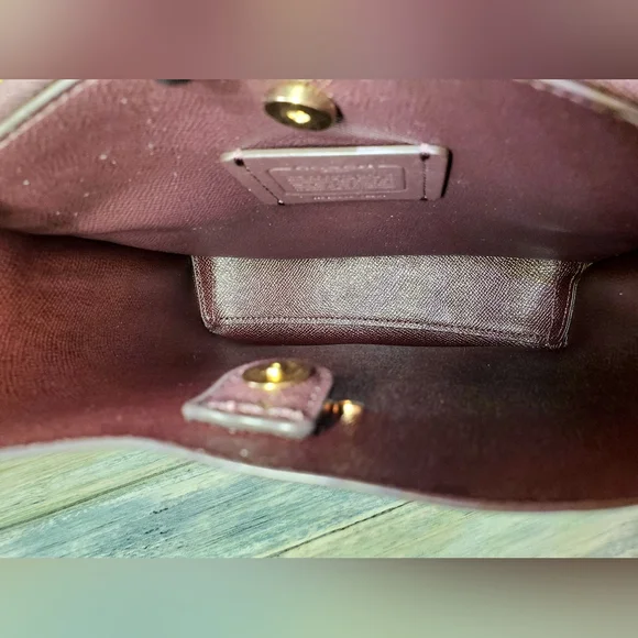 Coach Mollie Bucket Bag 22 Wine/Gold Crossbody Bag NWOT - Picture 11 of 14